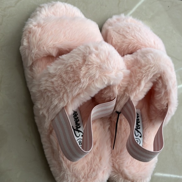 Sandals - Picture 2 of 3